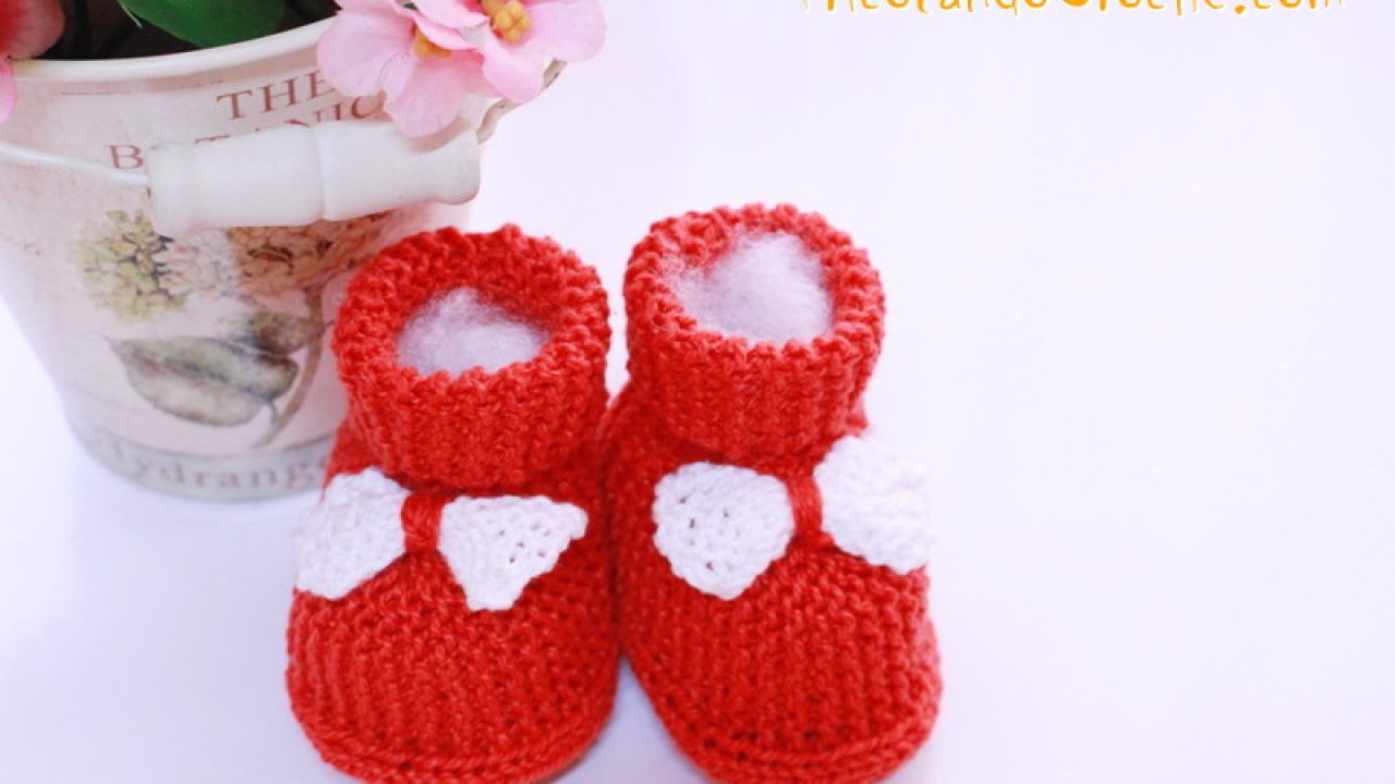 sapatinho de bebe croche vermelho